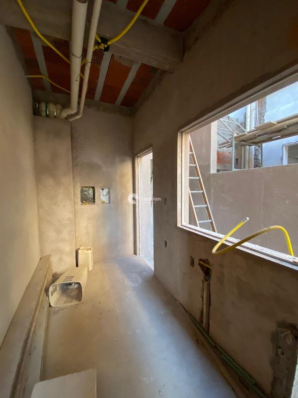 Casa de Condomínio à venda no Tomazetti: 