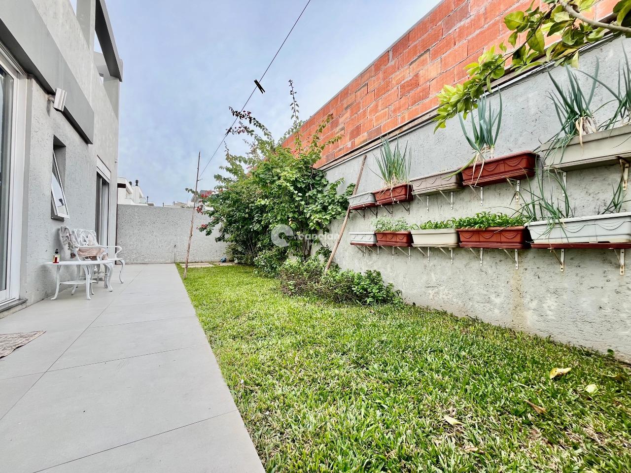 Casa de Condomínio à venda no Tomazetti: