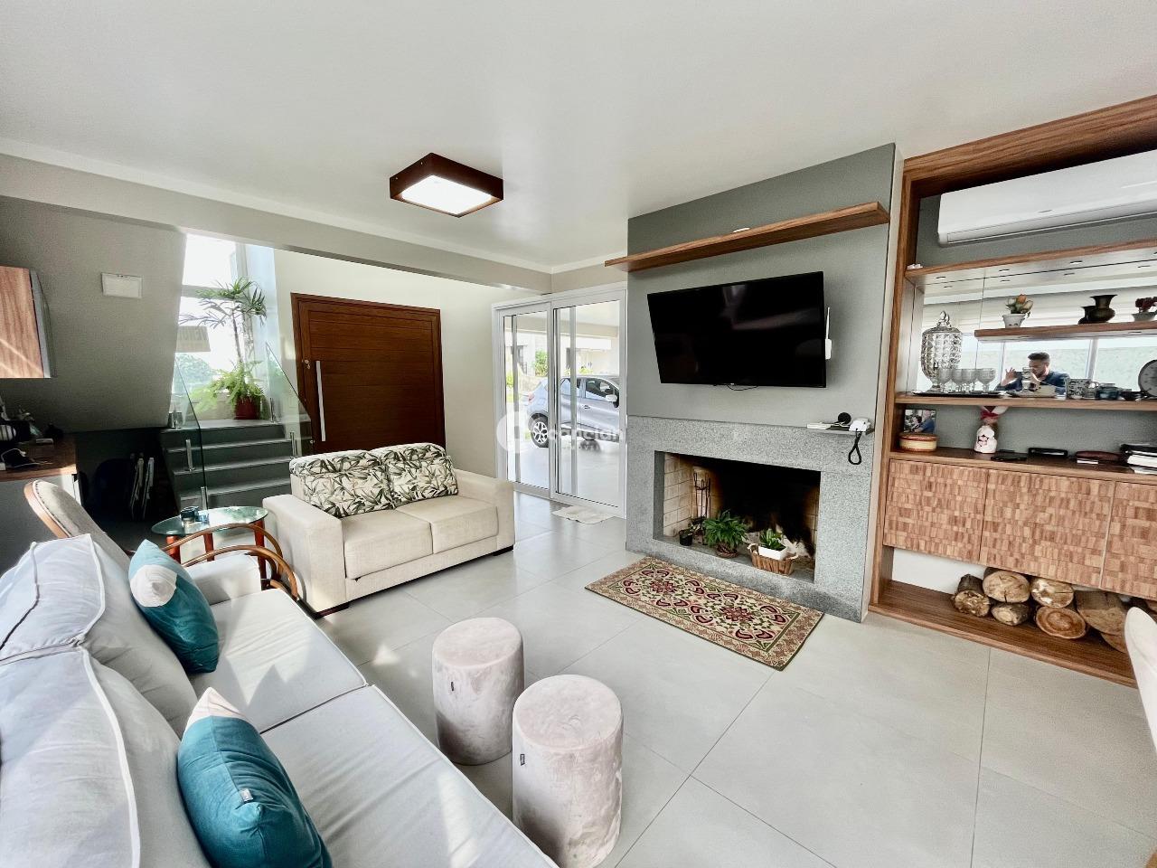 Casa de Condomínio à venda no Tomazetti: