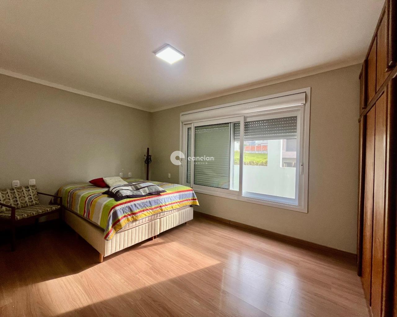 Casa de Condomínio à venda no Tomazetti: