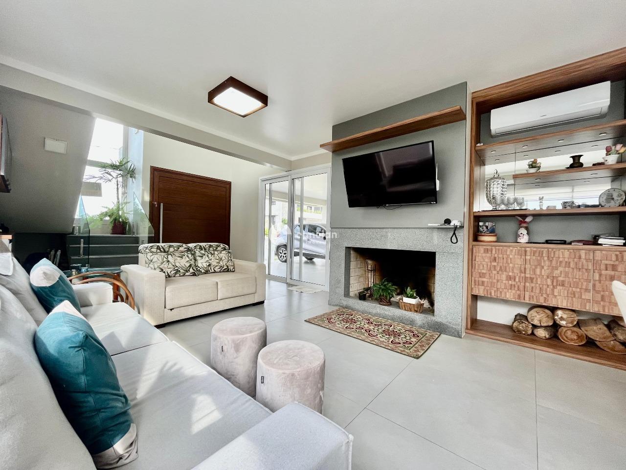 Casa de Condomínio à venda no Tomazetti: