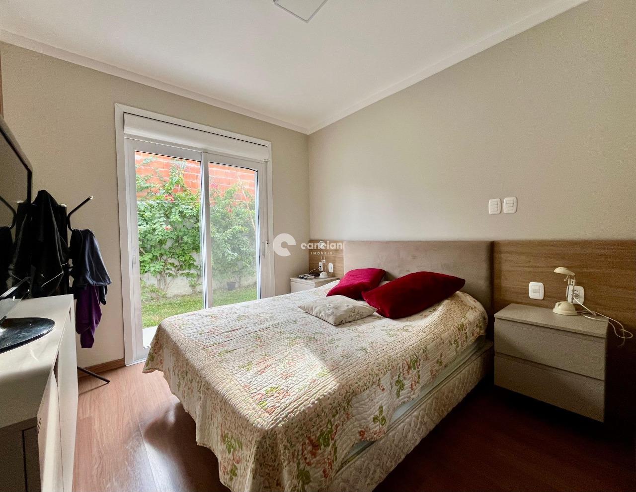 Casa de Condomínio à venda no Tomazetti: