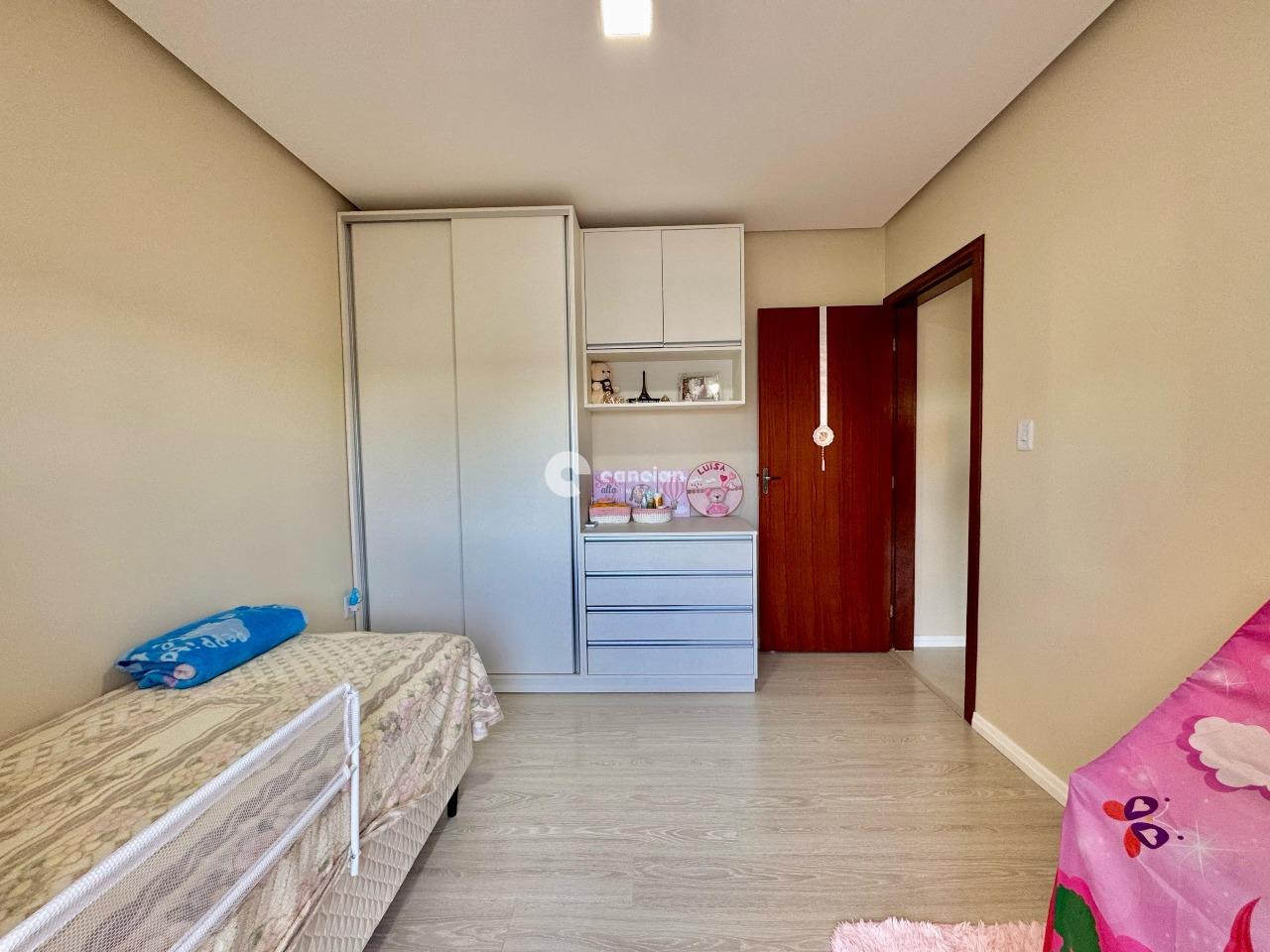 Casa de Condomínio à venda no Pinheiro Machado: 