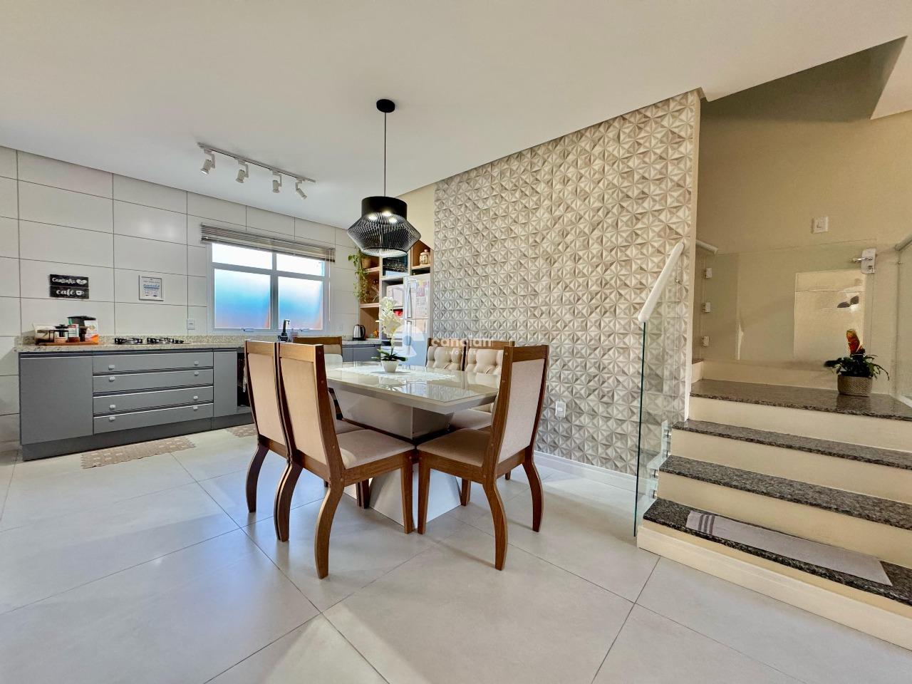 Casa de Condomínio à venda no Pinheiro Machado: 