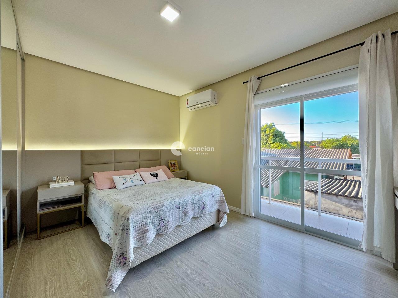 Casa de Condomínio à venda no Pinheiro Machado: 