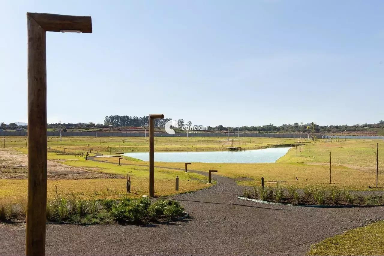 Terreno em condomínio à venda no Tomazetti: 