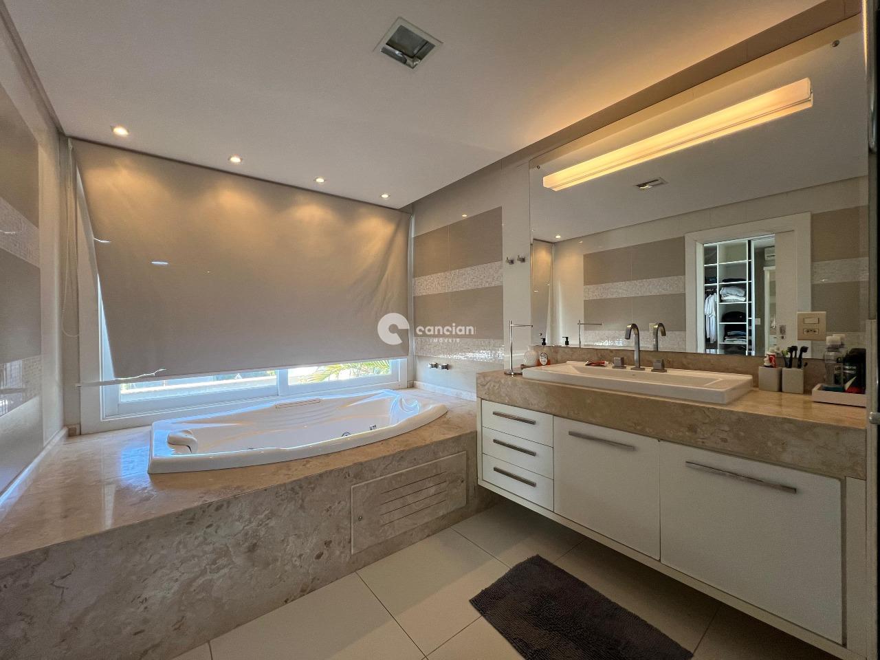 Casa de Condomínio à venda no Tomazetti: