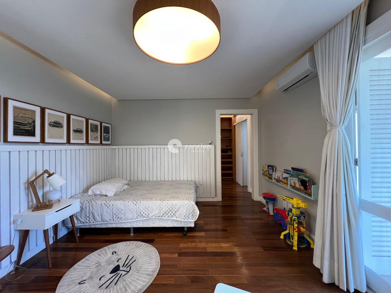 Casa de Condomínio à venda no Tomazetti: