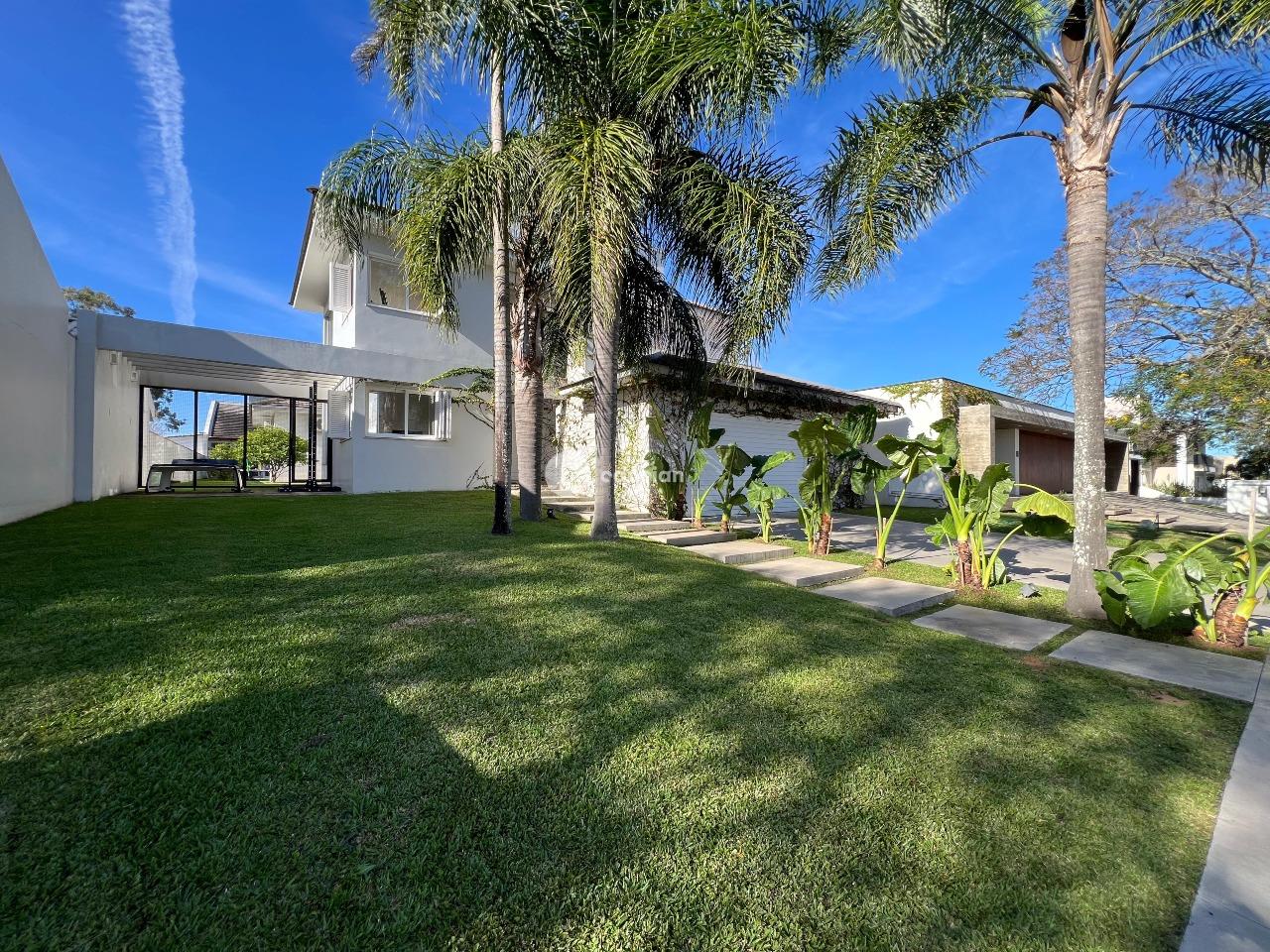 Casa de Condomínio à venda no Tomazetti: