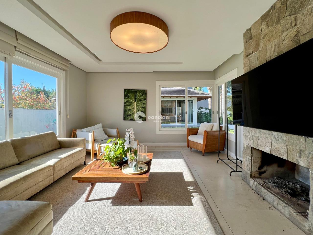 Casa de Condomínio à venda no Tomazetti: