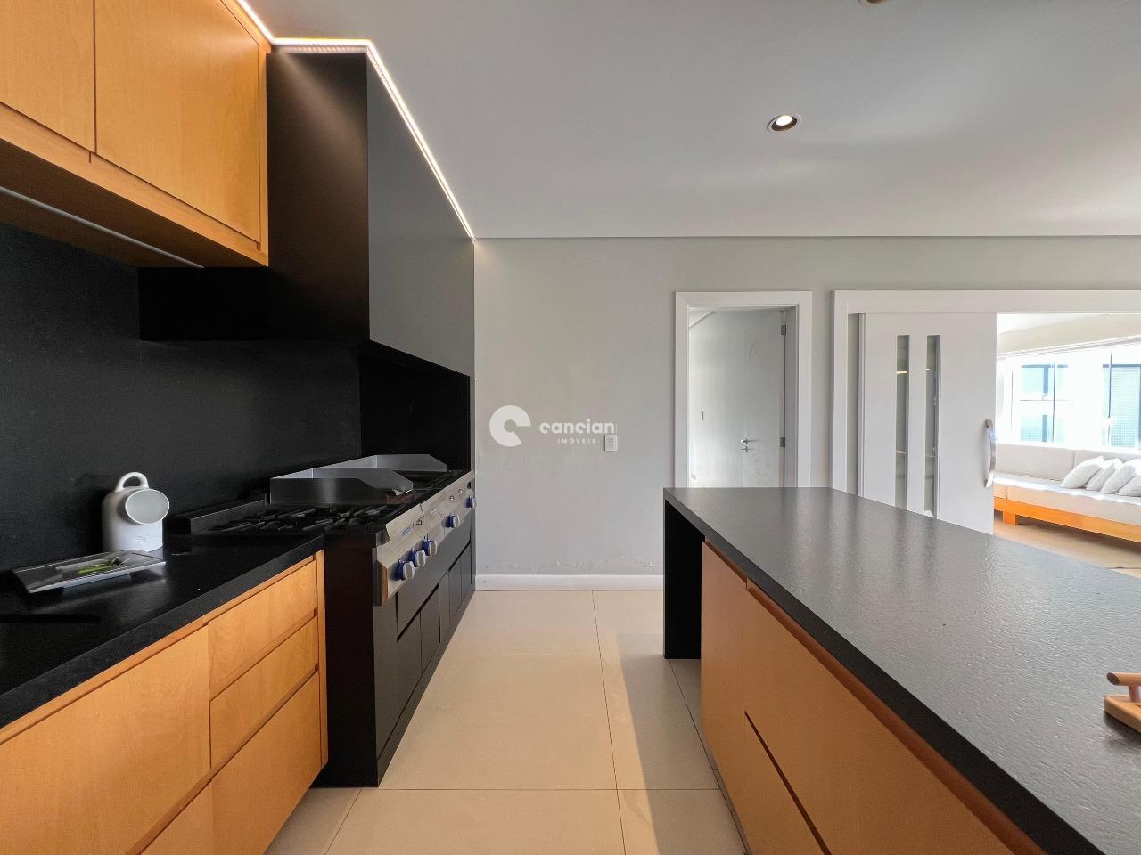 Casa de Condomínio à venda no Tomazetti: