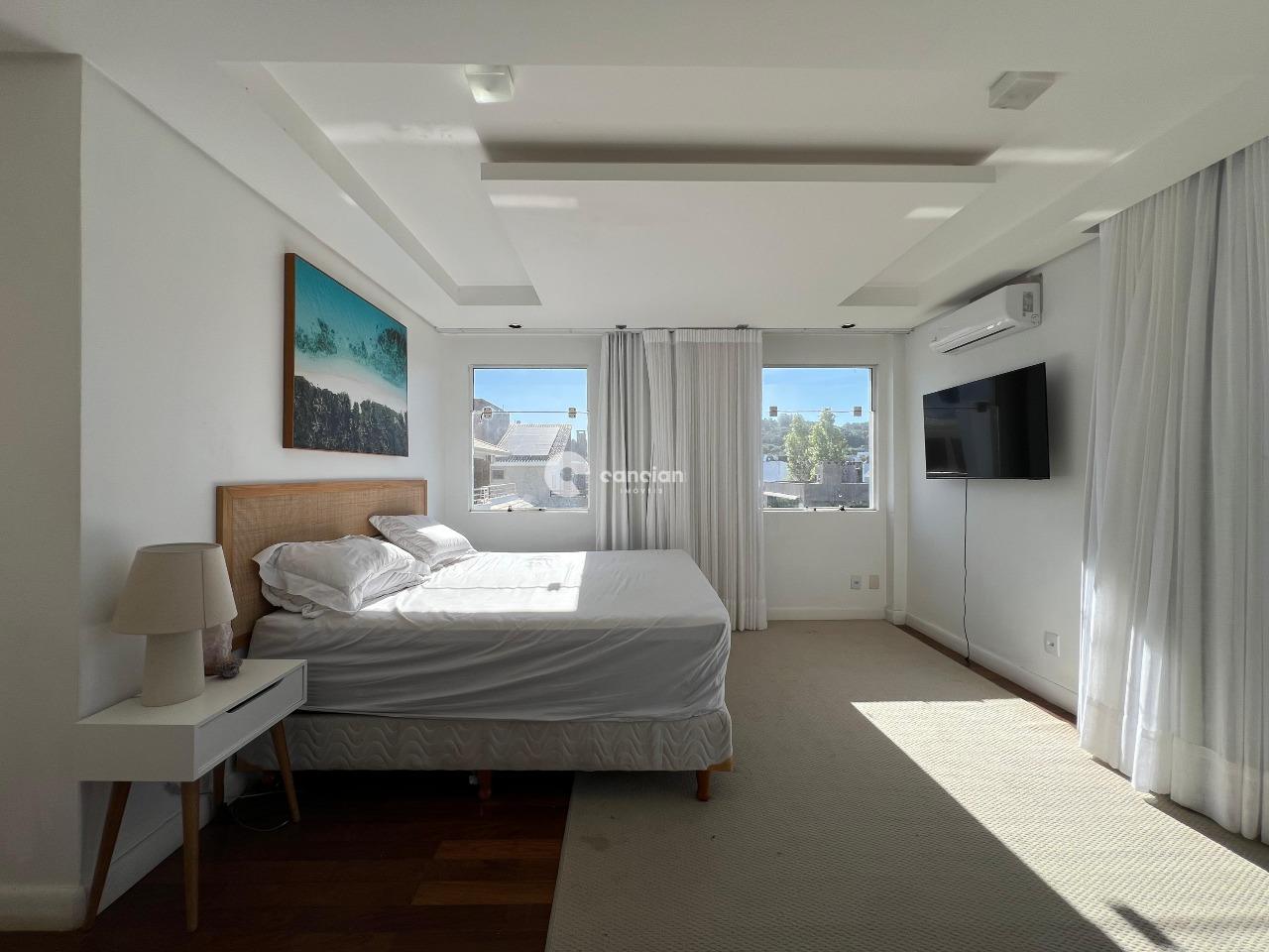 Casa de Condomínio à venda no Tomazetti: