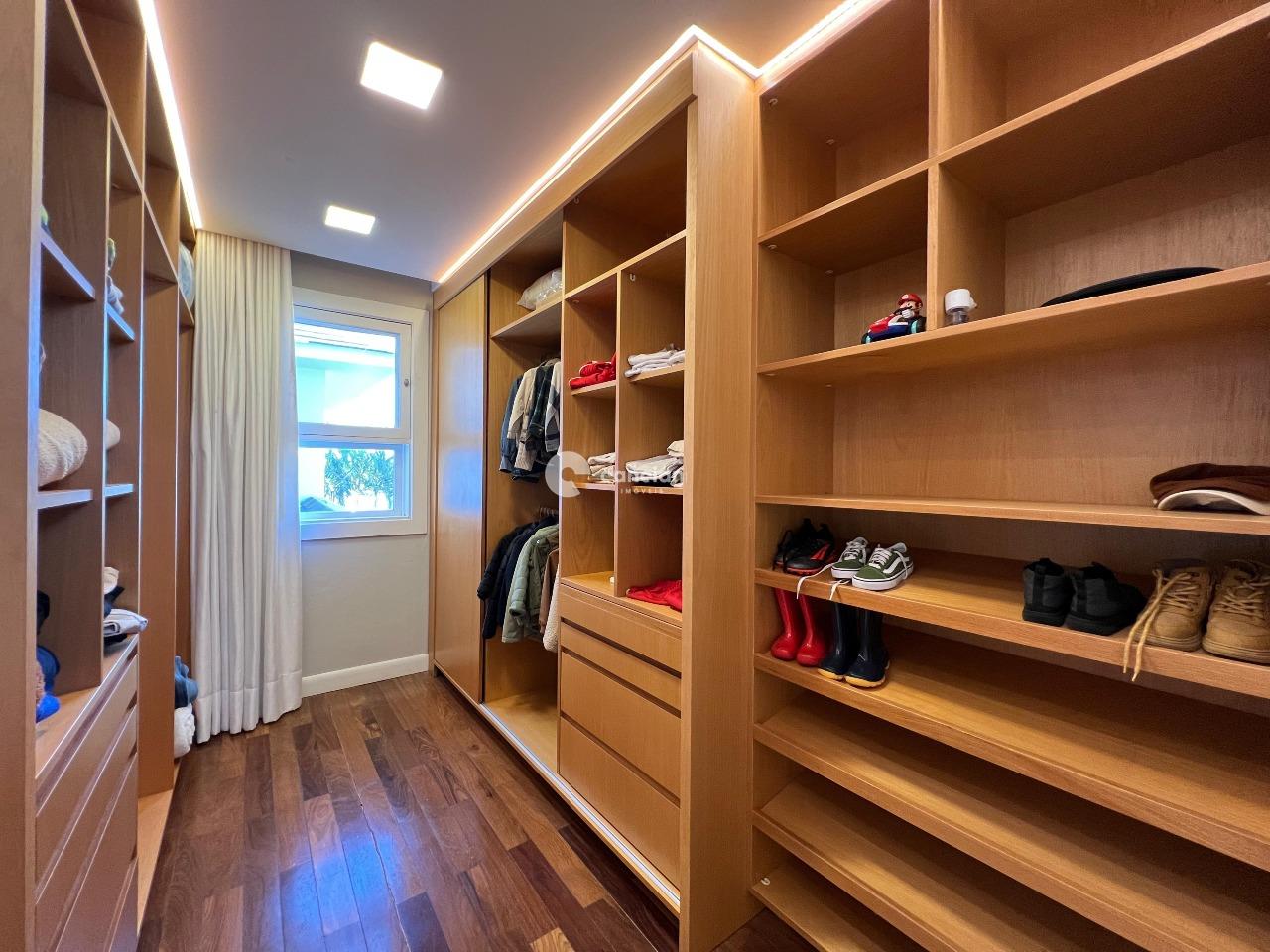 Casa de Condomínio à venda no Tomazetti: