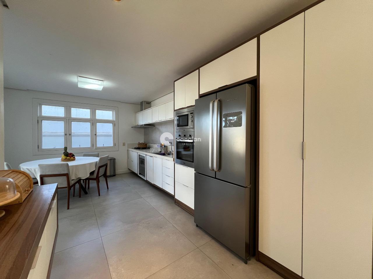 Casa de Condomínio à venda no Tomazetti: