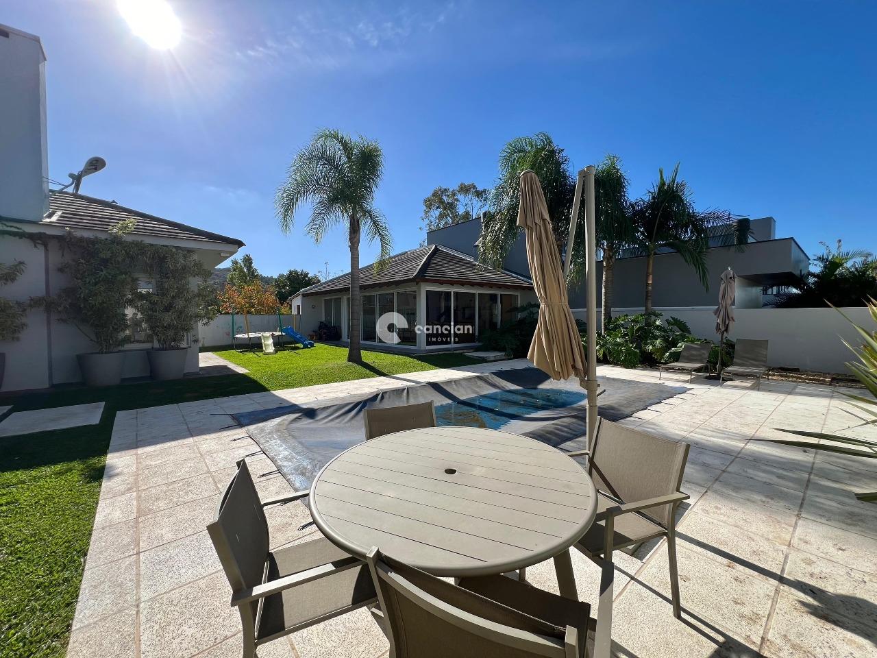 Casa de Condomínio à venda no Tomazetti: