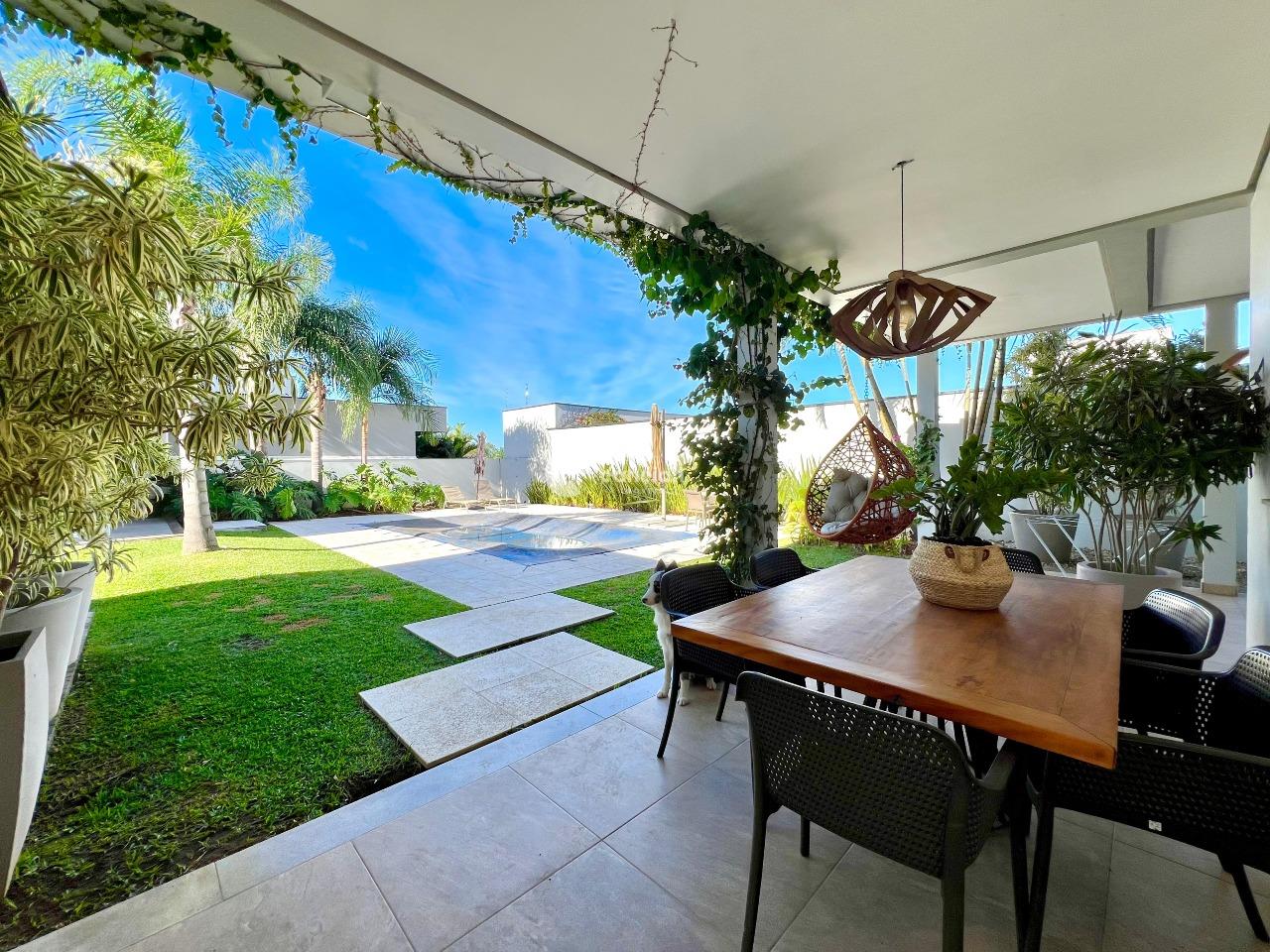 Casa de Condomínio à venda no Tomazetti: