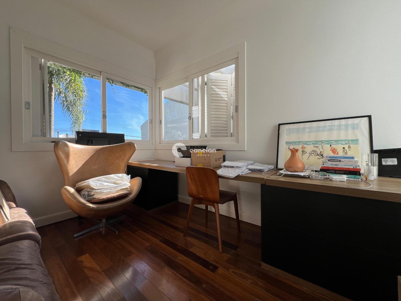 Casa de Condomínio à venda no Tomazetti: