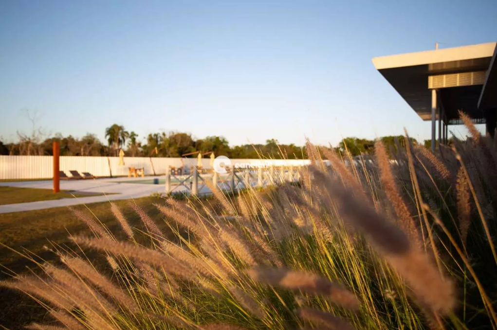 Terreno em condomínio à venda no Tomazetti: 