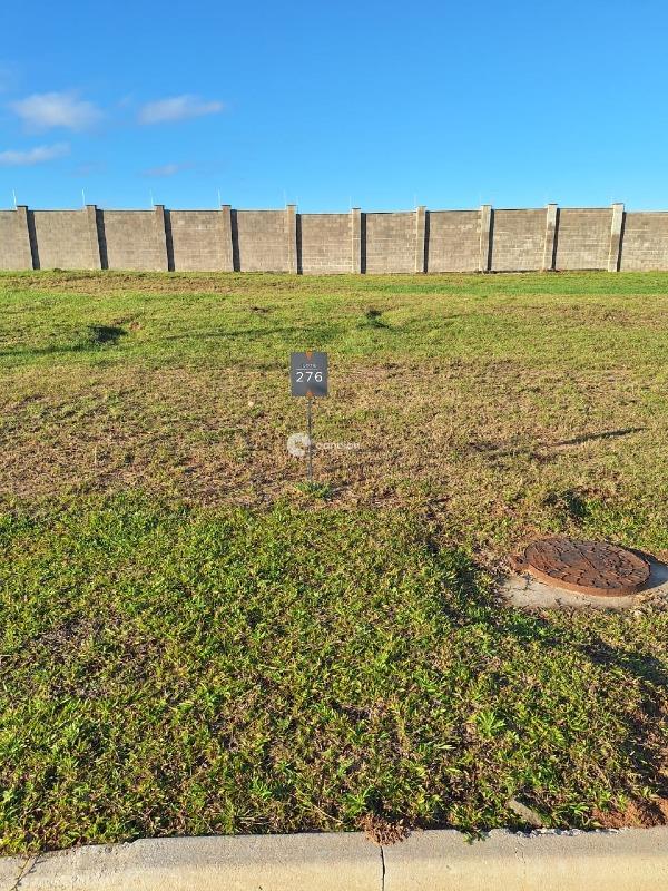Terreno em condomínio à venda no Tomazetti: 