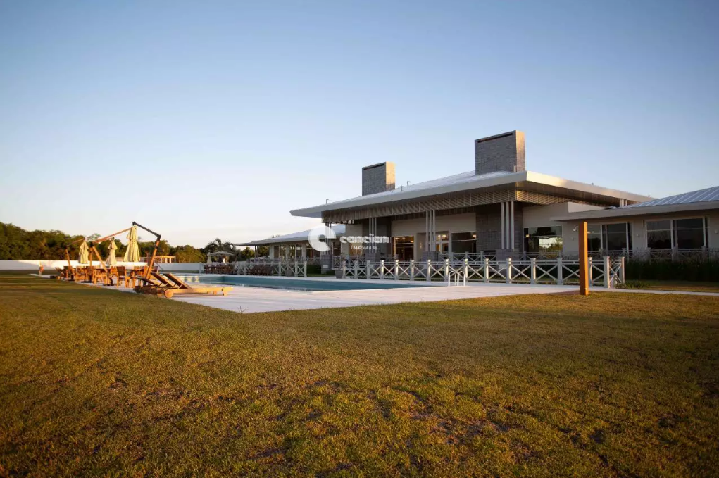 Terreno em condomínio à venda no Tomazetti: 