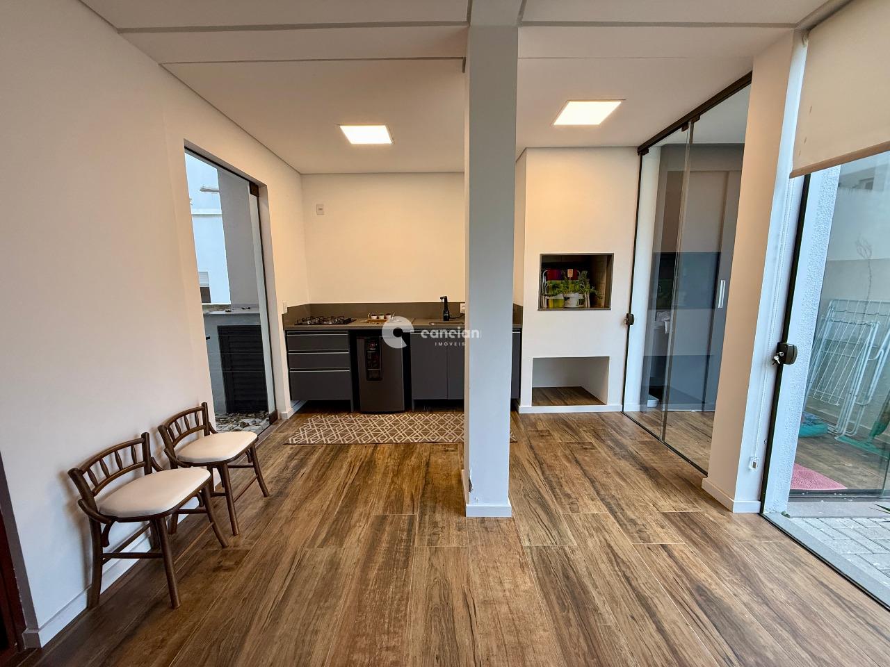 Casa de Condomínio à venda no Tomazetti: 