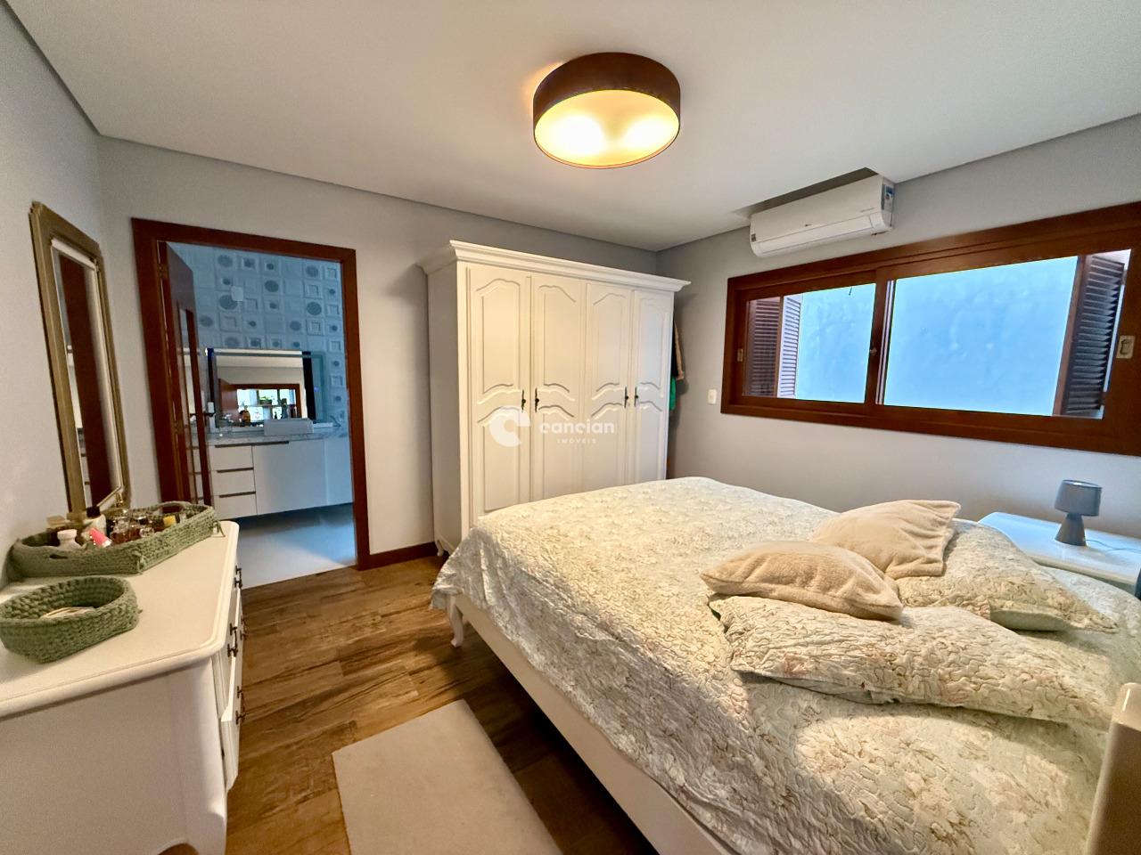 Casa de Condomínio à venda no Tomazetti: 