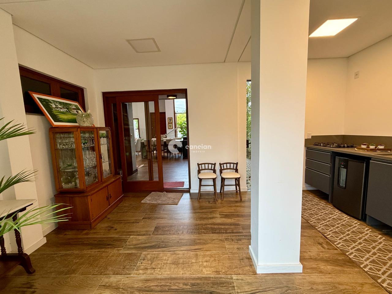 Casa de Condomínio à venda no Tomazetti: 