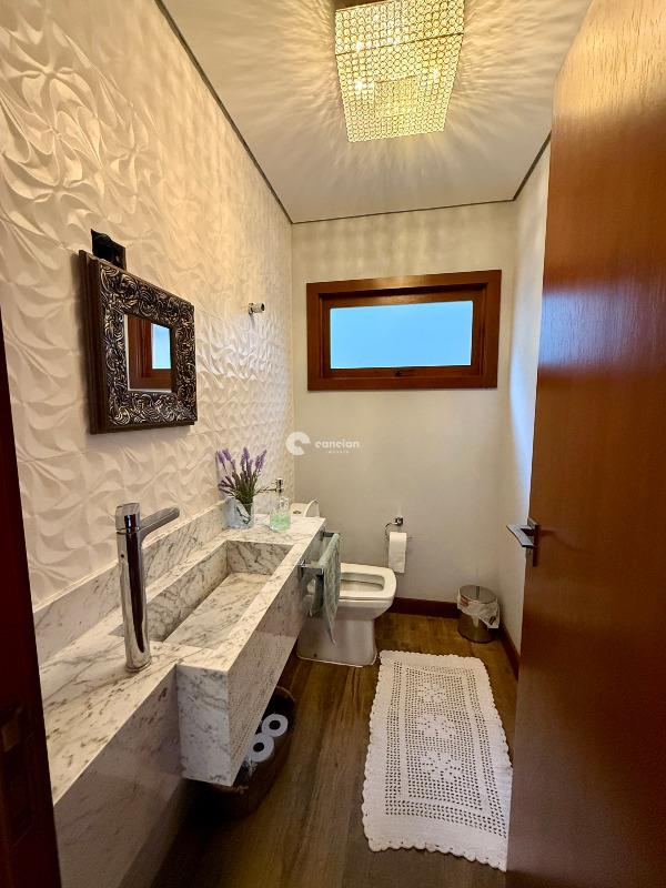 Casa de Condomínio à venda no Tomazetti: 