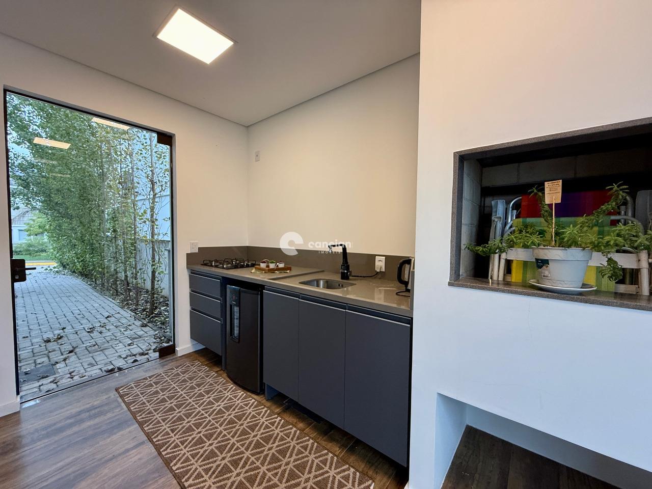 Casa de Condomínio à venda no Tomazetti: 