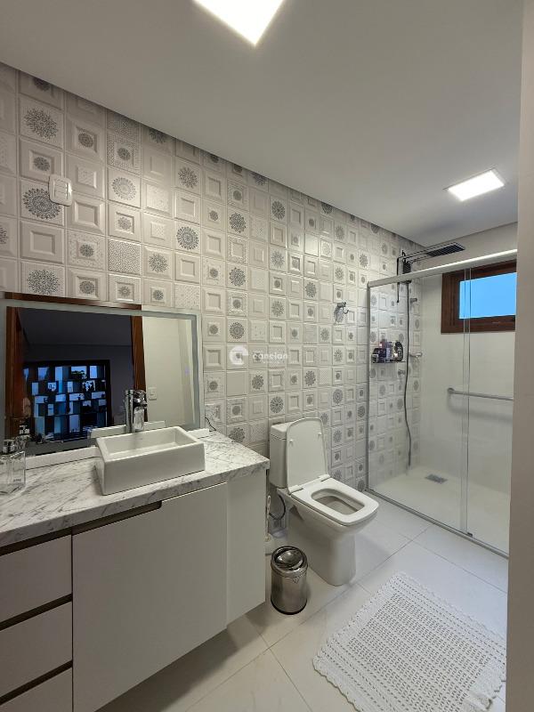 Casa de Condomínio à venda no Tomazetti: 