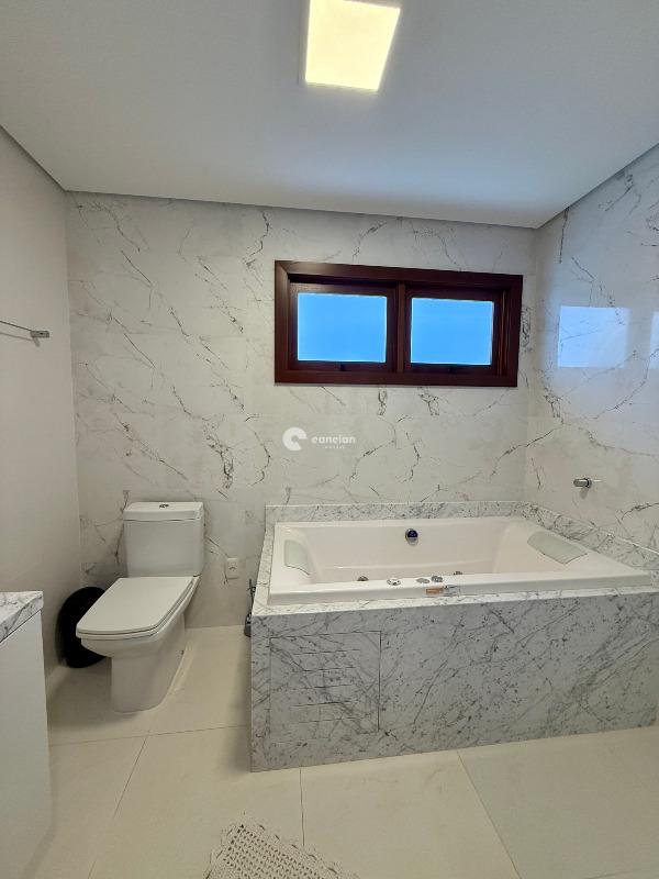 Casa de Condomínio à venda no Tomazetti: 