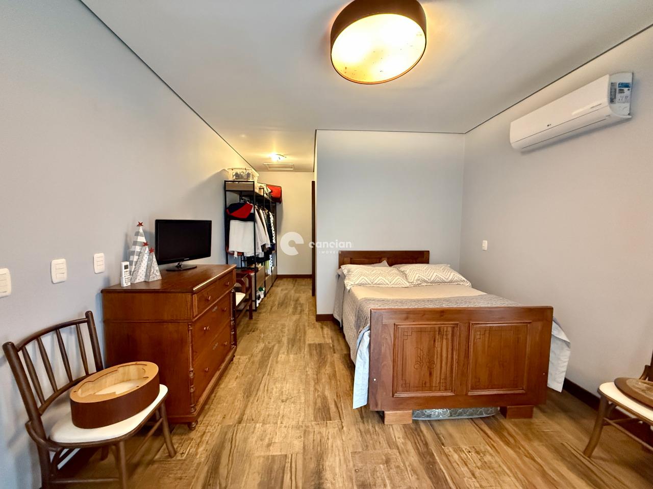 Casa de Condomínio à venda no Tomazetti: 