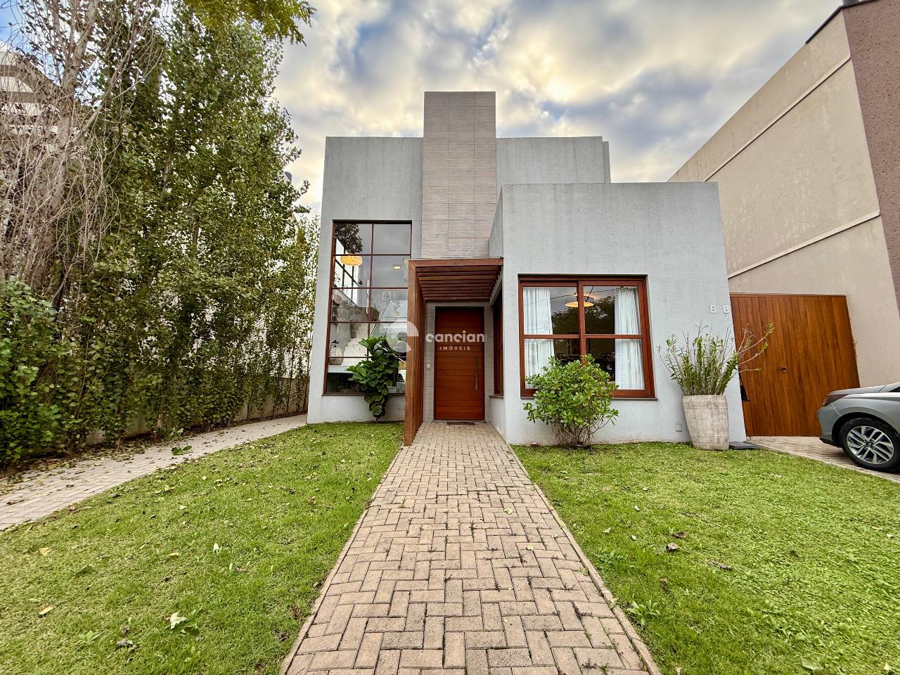 Casa de Condomínio à venda no Tomazetti: 