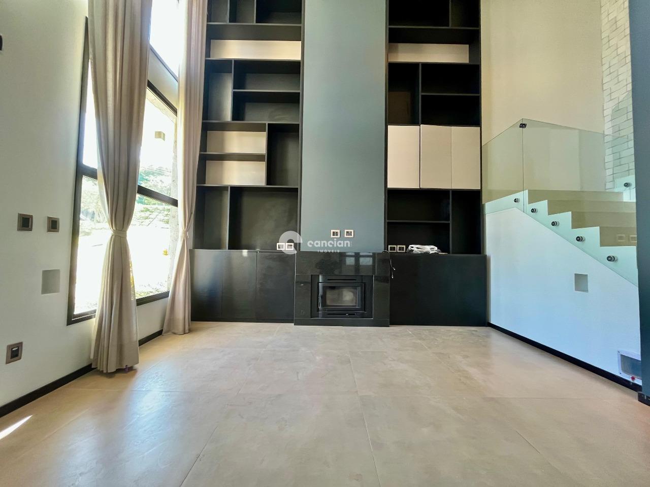 Casa de Condomínio à venda no Tomazetti: 