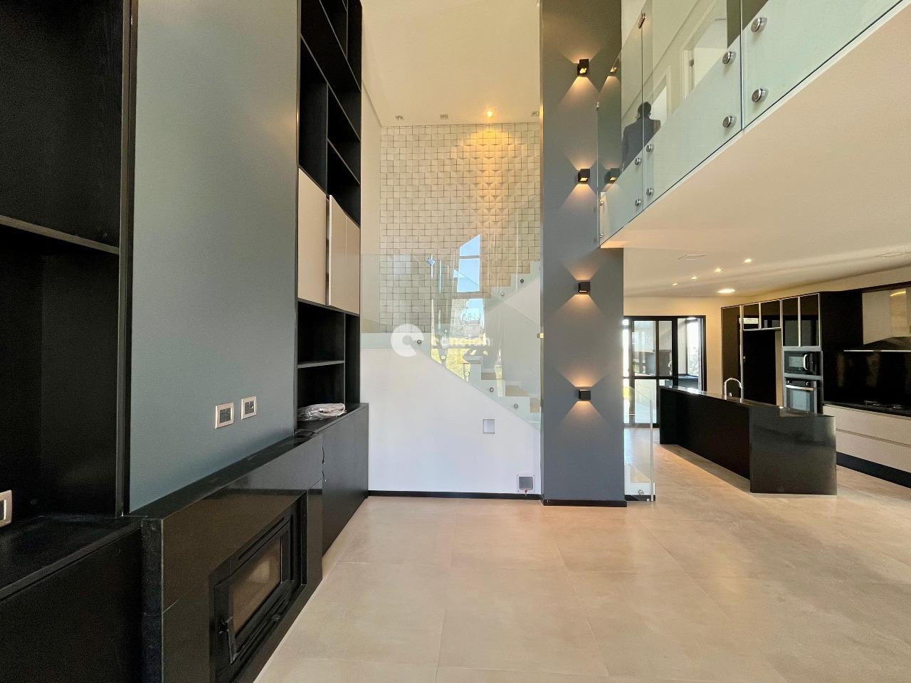 Casa de Condomínio à venda no Tomazetti: 