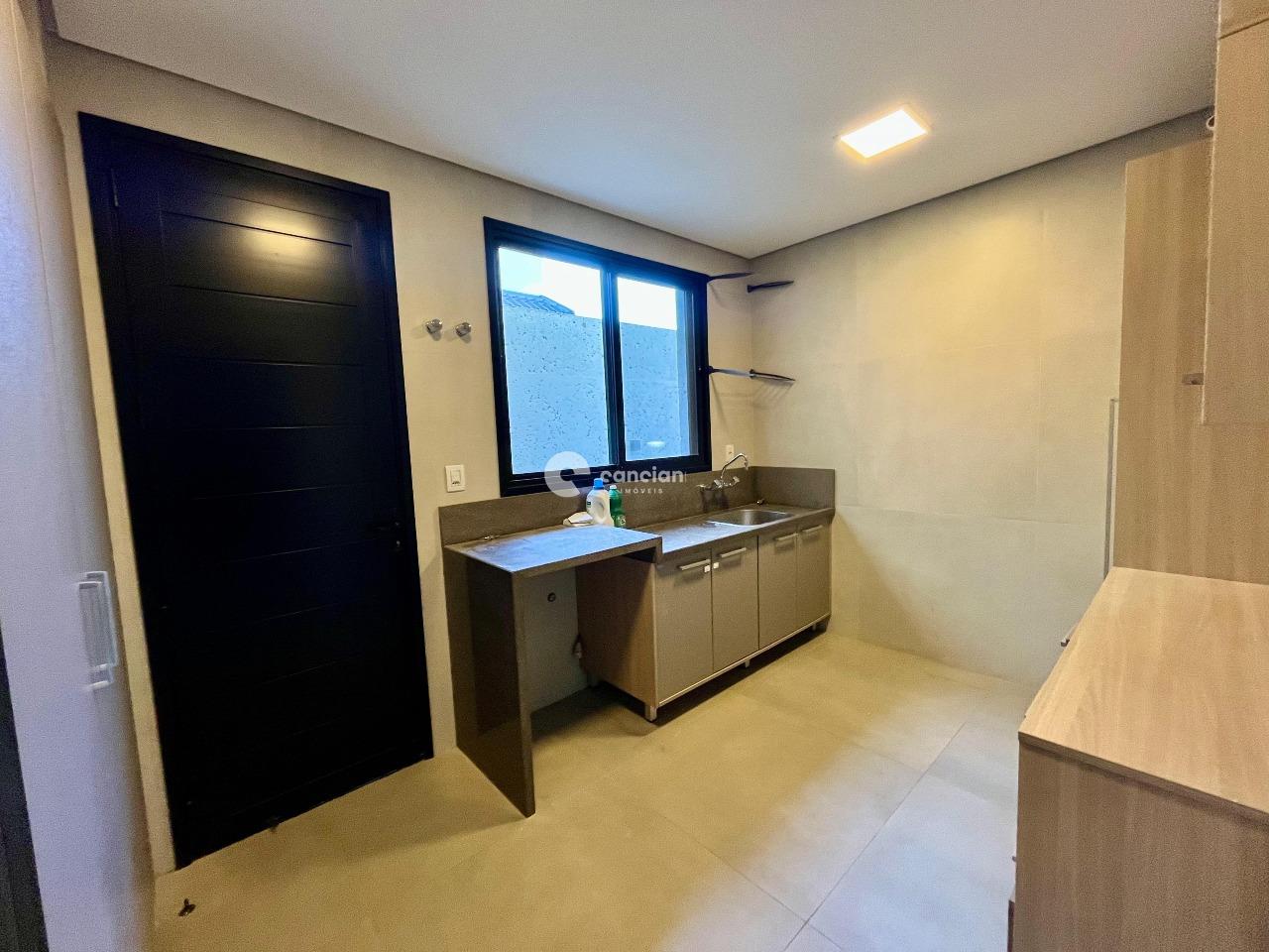 Casa de Condomínio à venda no Tomazetti: 