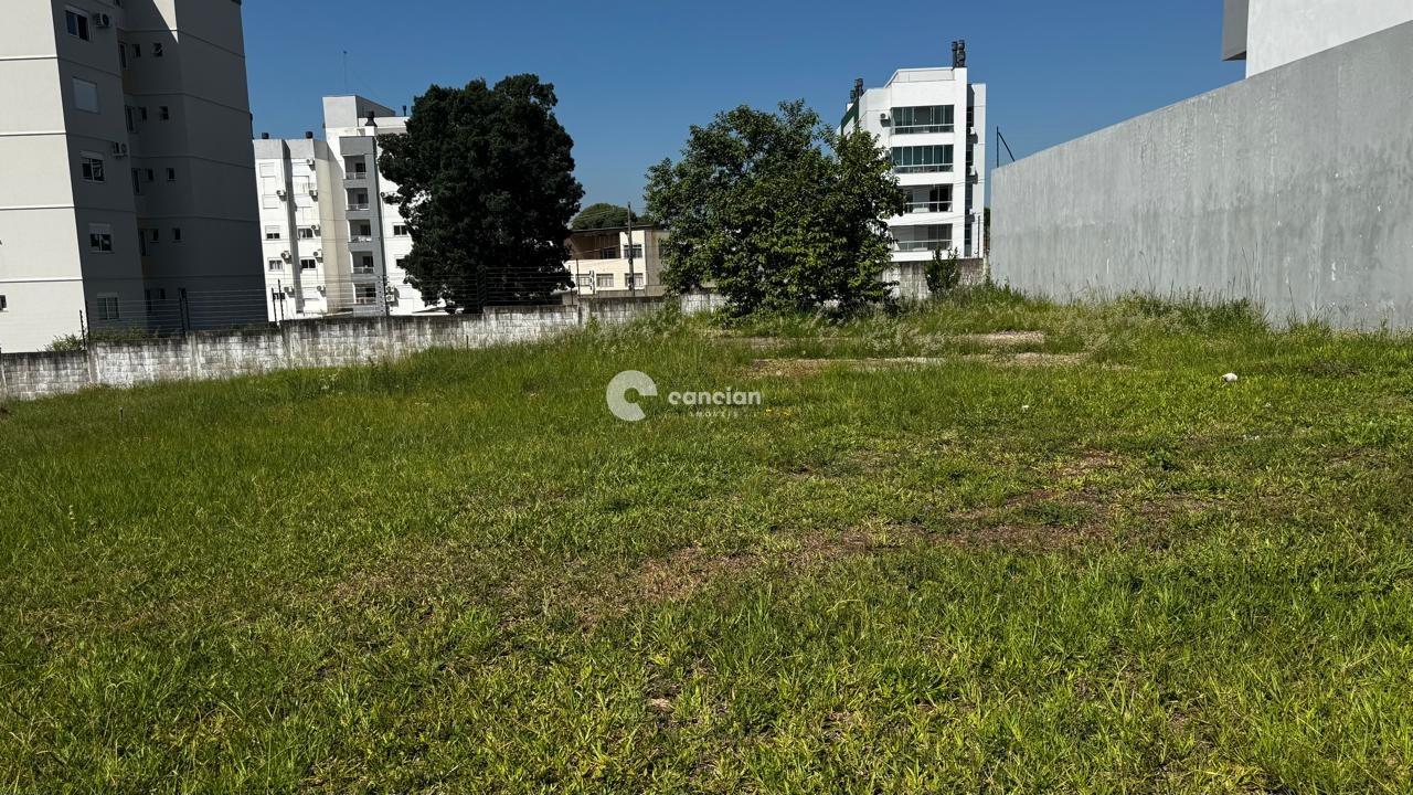 Terreno à venda no Camobi: 