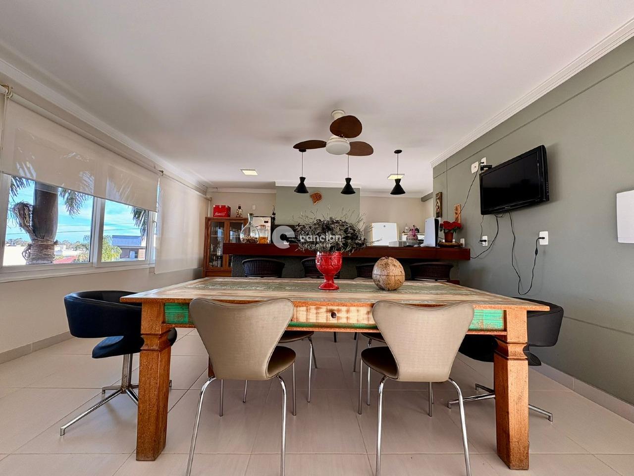 Casa de Condomínio à venda no Tomazetti: Churrasqueira