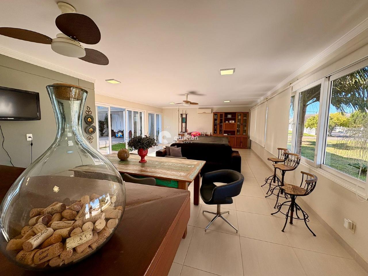 Casa de Condomínio à venda no Tomazetti: Churrasqueira