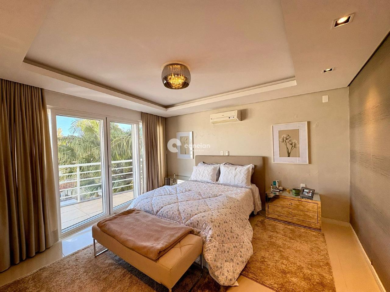 Casa de Condomínio à venda no Tomazetti: Suíte Master