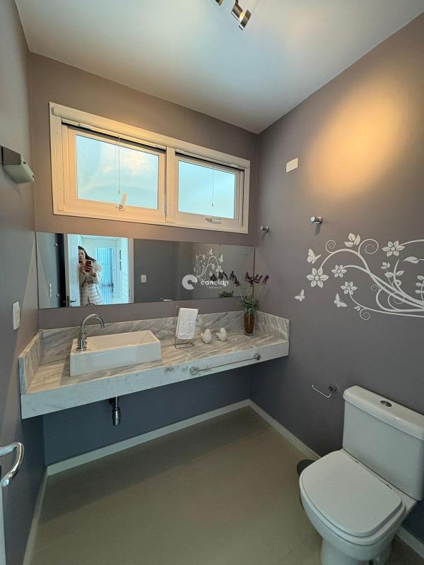 Casa de Condomínio à venda no Tomazetti: Lavabo andar superior