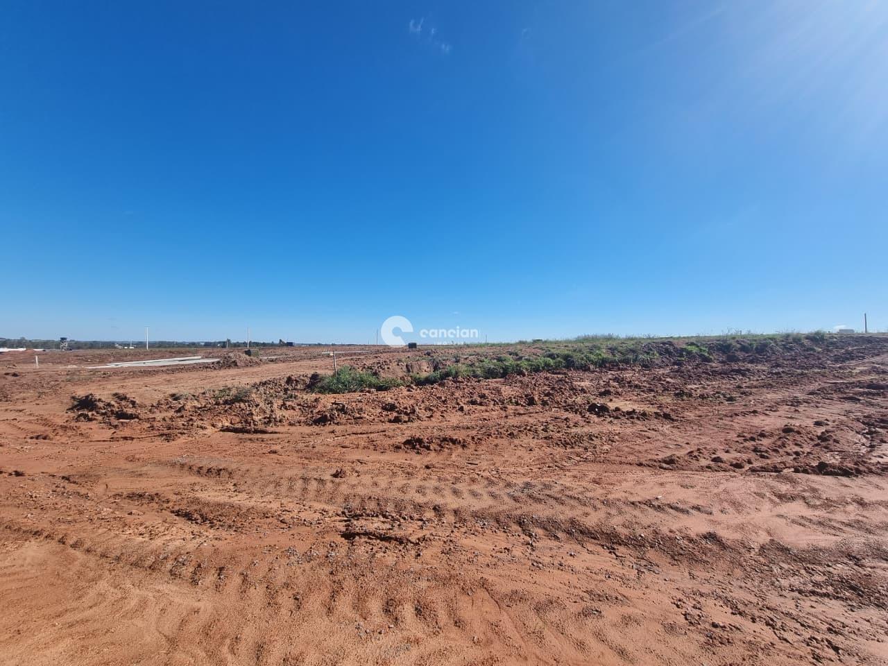 Terreno em condomínio à venda no Tomazetti: