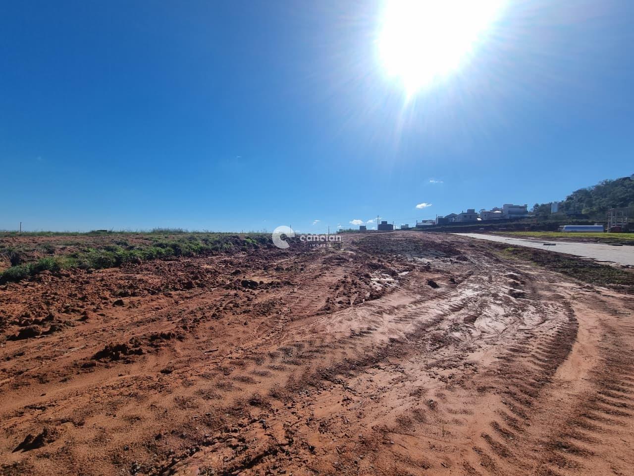 Terreno em condomínio à venda no Tomazetti: