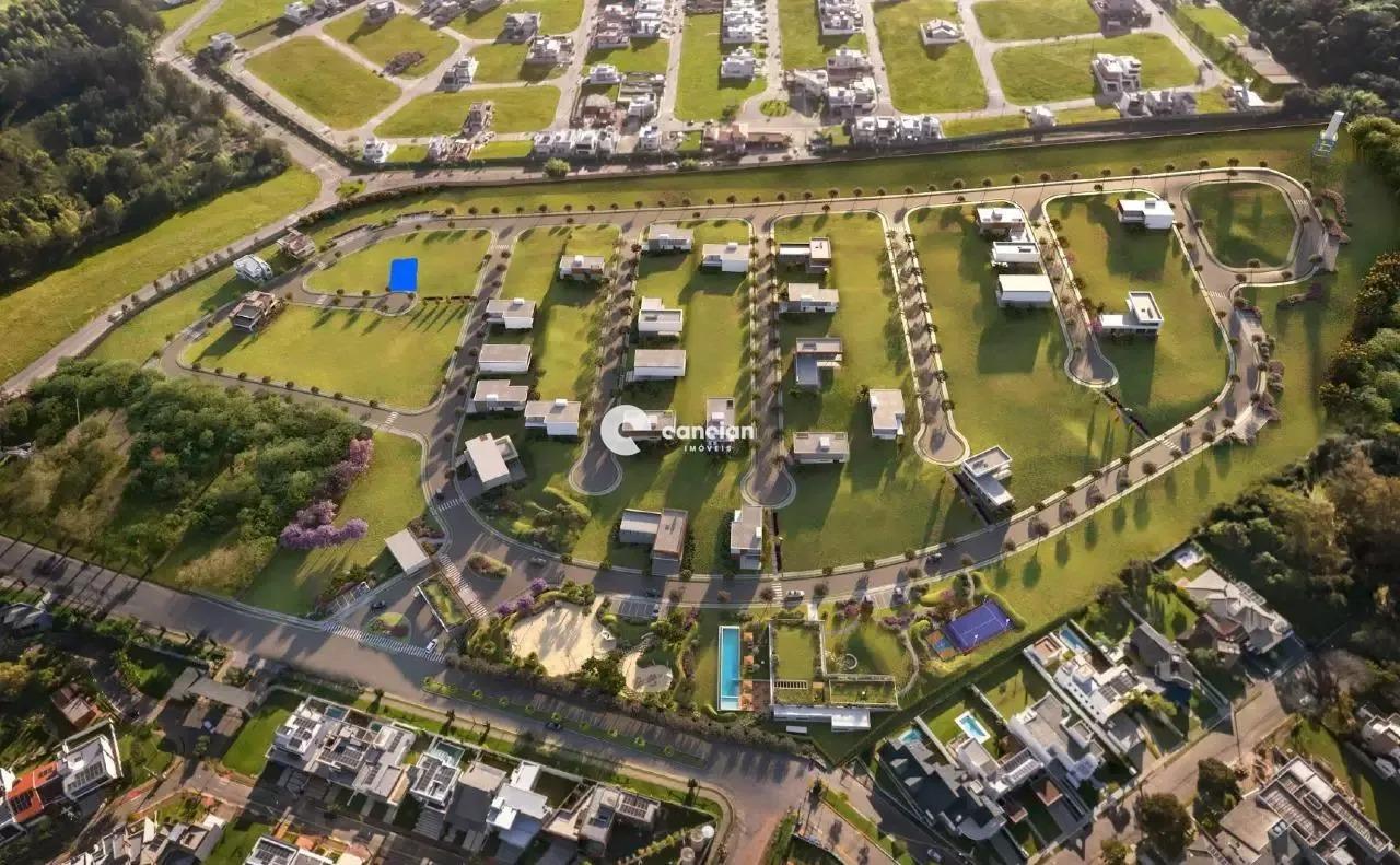 Terreno em condomínio à venda no Tomazetti: