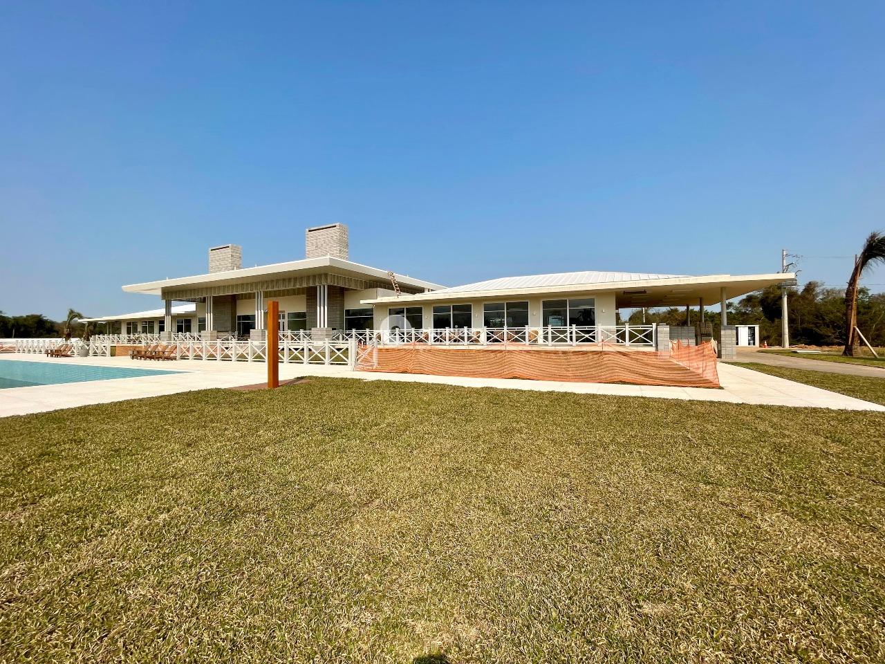 Terreno em condomínio à venda no Tomazetti: 