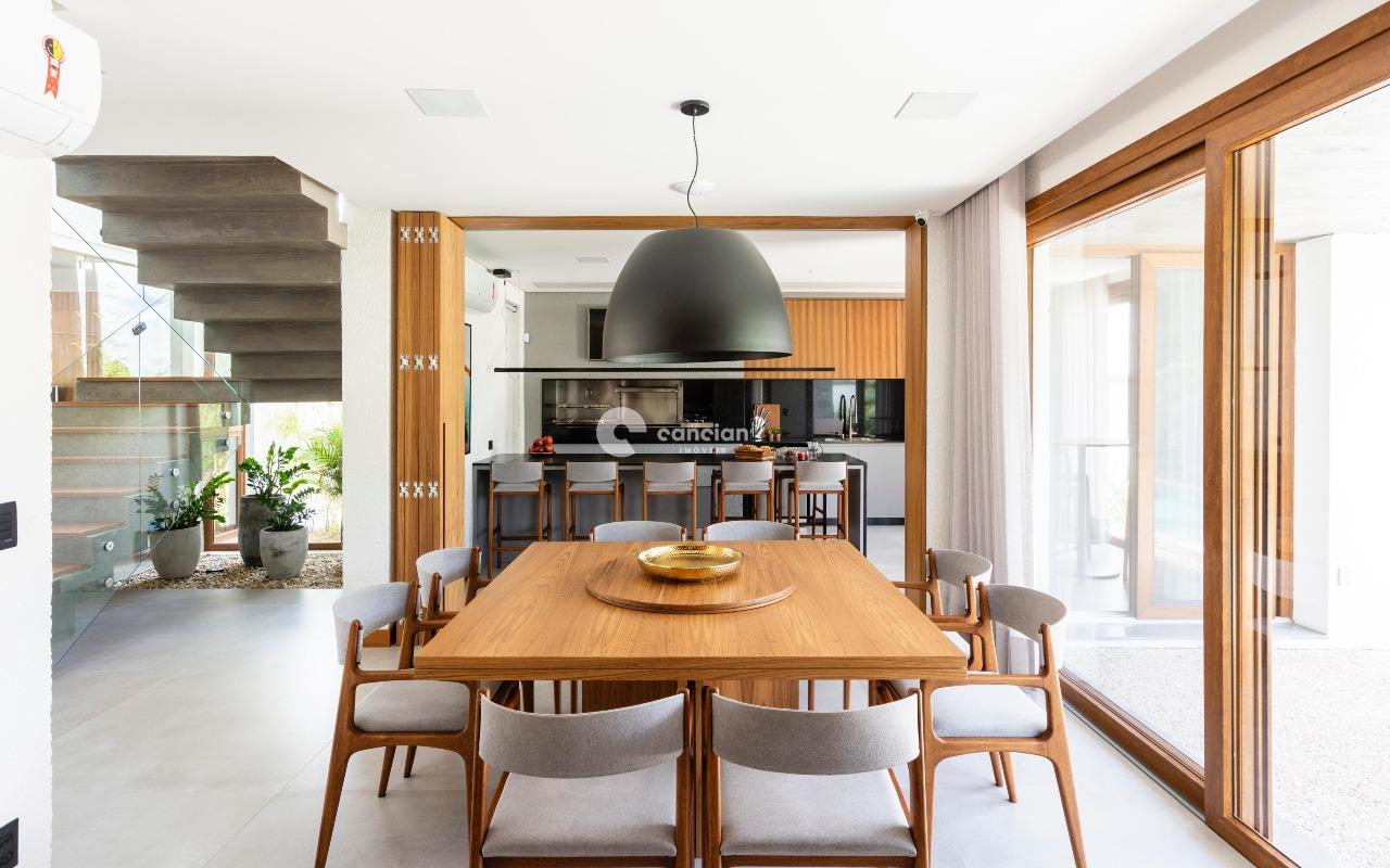 Casa de Condomínio à venda no Tomazetti: 