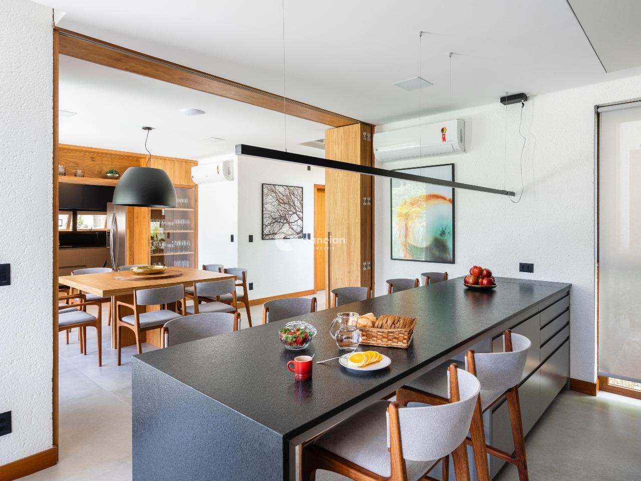 Casa de Condomínio à venda no Tomazetti: 