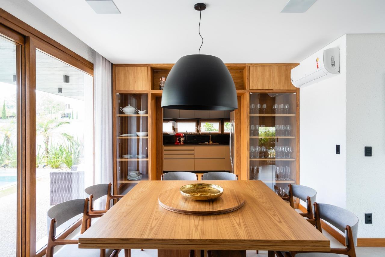 Casa de Condomínio à venda no Tomazetti: 