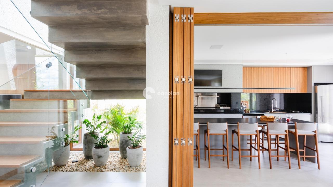 Casa de Condomínio à venda no Tomazetti: 