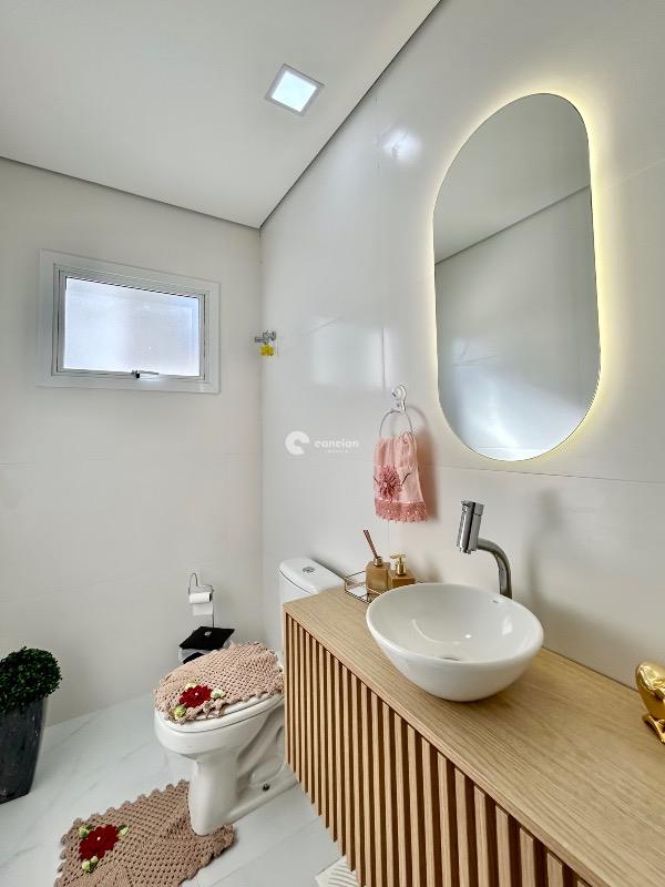 Casa de Condomínio à venda no Camobi: 